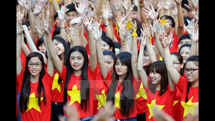 Nội dung: Mùa hè đang đầy vui vẻ với những bức tường nhảy vò đang xu hướng trên mạng